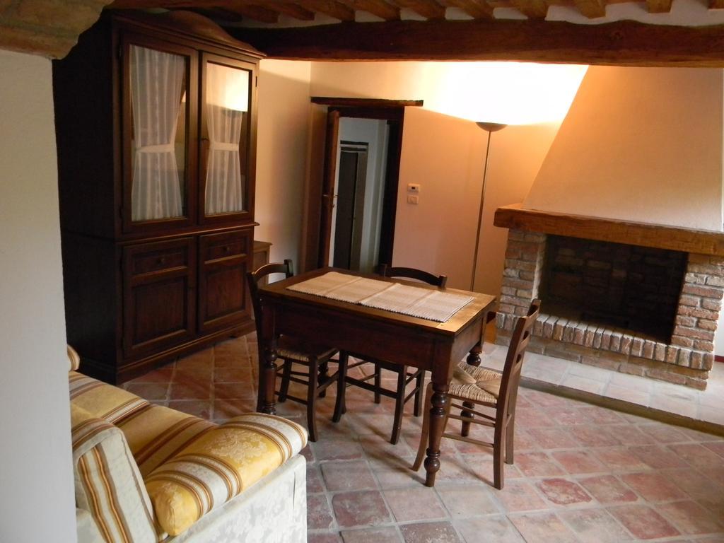 Residenza Ca D'Masseu Daire Calamandrana Oda fotoğraf